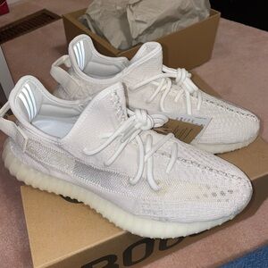 Adidas Yeezy Boost 350 V2 in Bone